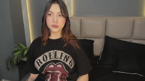 Snapshot of dakotarussell_ chatting on 12-14-25, 12:32 Dakota online show from 12-14-25, 12:32