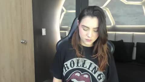 Snapshot of dakotarussell_ chatting on 01-13-26, 01:05 Dakota online show from 01-13-26, 01:05