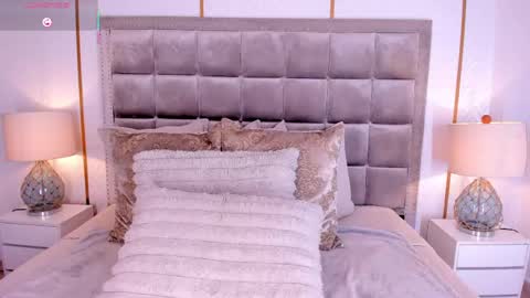    online show from 04-28-26, 03:33