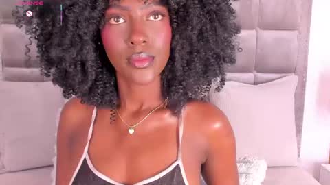 Snapshot of dakotawangi chatting on 06-19-26, 03:55 online show from 06-19-26, 03:55