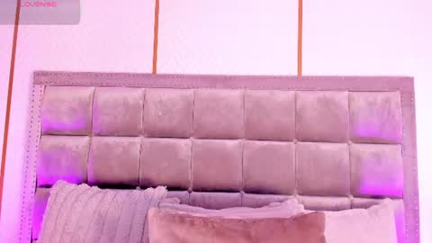 Snapshot of dakotawangi chatting on 07-25-26, 03:37 online show from 07-25-26, 03:37