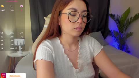 dakottaa__ online show from 01-05-25, 04:14
