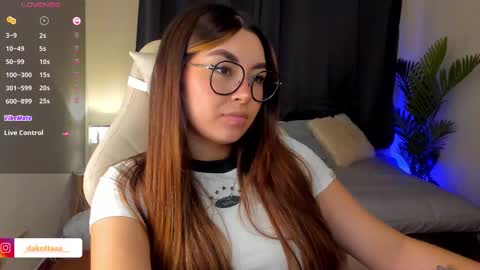 dakottaa__ online show from 09-24-25, 11:41