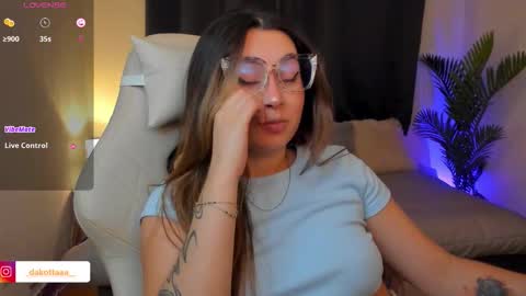 dakottaa__ online show from 02-03-26, 02:53