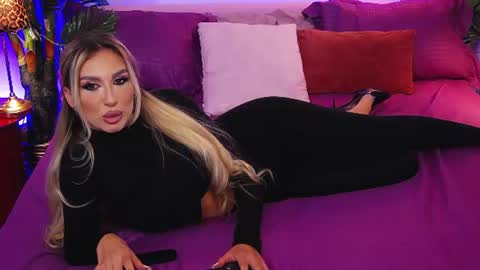 Snapshot of dalidaselena chatting on 07-22-26, 04:10 DalidaSelena online show from 07-22-26, 04:10