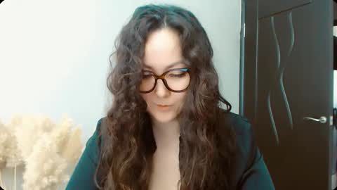 Snapshot of dalidayes chatting on 09-14-25, 05:28 Dali online show from 09-14-25, 05:28