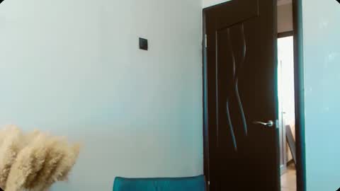 Snapshot of dalidayes chatting on 10-24-25, 07:27 Dali online show from 10-24-25, 07:27