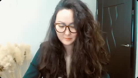 Snapshot of dalidayes chatting on 12-01-25, 05:34 Dali online show from 12-01-25, 05:34