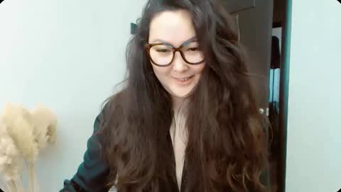 Snapshot of dalidayes chatting on 12-20-25, 05:03 Dali online show from 12-20-25, 05:03