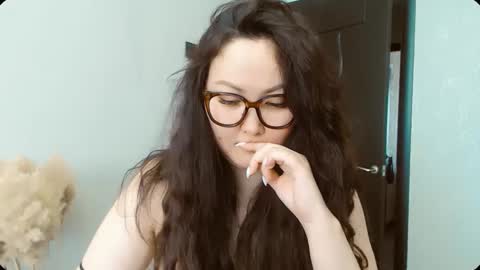 Snapshot of dalidayes chatting on 02-07-26, 05:11 Dali online show from 02-07-26, 05:11