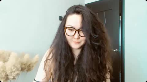 Snapshot of dalidayes chatting on 03-14-26, 05:35 Dali online show from 03-14-26, 05:35