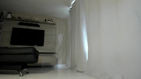   online show from 06-03-26, 02:33