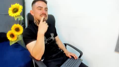 Snapshot of dallas_whitee chatting on 02-16-26, 06:15 Dallas whitee online show from 02-16-26, 06:15