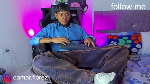Snapshot of damar_felipe chatting on 04-10-26, 01:49 damar_felipe online show from 04-10-26, 01:49
