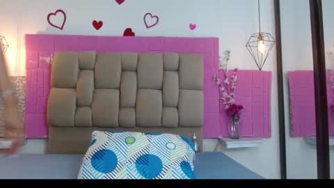 Snapshot of damaryleon chatting on 01-12-26, 07:41 damaryleon online show from 01-12-26, 07:41