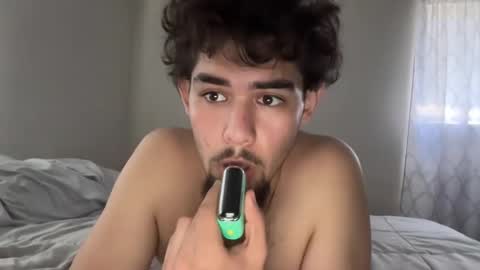 Snapshot of damiam_xj chatting on 10-27-25, 06:12 damiam xj online show from 10-27-25, 06:12