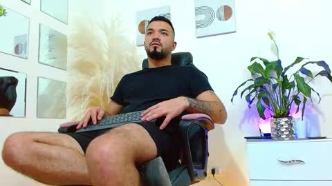 damian_ferrer01 online show from 10-17-25, 08:55