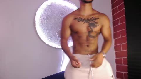 Snapshot of damiann_rees chatting on 12-02-24, 10:45 instagram damiannreed. online show from 12-02-24, 10:45