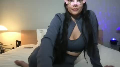 Snapshot of damiralux chatting on 02-16-25, 03:47 Damira Lux online show from 02-16-25, 03:47