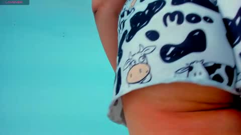 Kary-- independent model Schedule 0530am-1000am colombian time online show from 04-27-26, 01:25