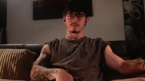 insta damn8   ---         -----  online show from 04-07-26, 11:37