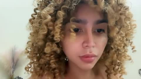 Snapshot of damnperfectxx chatting on 02-21-26, 02:23 damnperfectxx online show from 02-21-26, 02:23