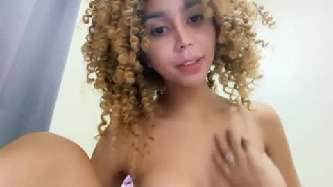 Snapshot of damnperfectxx chatting on 02-23-26, 03:48 damnperfectxx online show from 02-23-26, 03:48