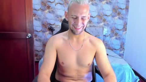 Snapshot of damon_baker0 chatting on 05-28-26, 01:52 Damon bakert online show from 05-28-26, 01:52