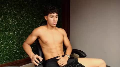 Snapshot of damon_sw chatting on 12-19-25, 05:53 damon online show from 12-19-25, 05:53