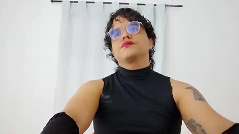 Snapshot of dan_blous chatting on 02-03-26, 12:53 Diane Blosson online show from 02-03-26, 12:53