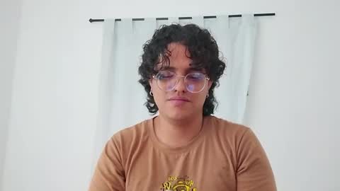 Snapshot of dan_blous chatting on 02-07-26, 01:42 Diane Blosson online show from 02-07-26, 01:42