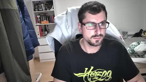 Snapshot of dan_the_man405 chatting on 12-11-24, 07:36 King Dan online show from 12-11-24, 07:36