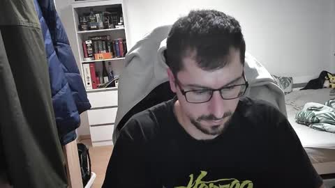 Snapshot of dan_the_man405 chatting on 12-12-24, 07:37 King Dan online show from 12-12-24, 07:37