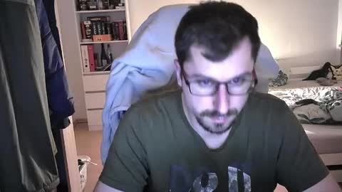 Snapshot of dan_the_man405 chatting on 12-20-24, 07:39 King Dan online show from 12-20-24, 07:39