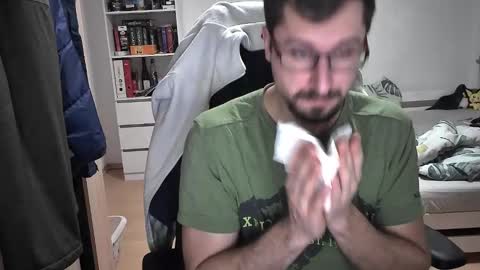 Snapshot of dan_the_man405 chatting on 12-22-24, 07:31 King Dan online show from 12-22-24, 07:31