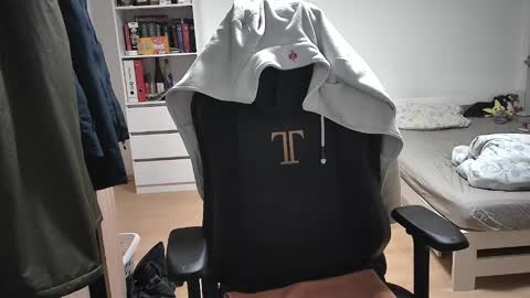 Snapshot of dan_the_man405 chatting on 12-30-24, 07:11 King Dan online show from 12-30-24, 07:11