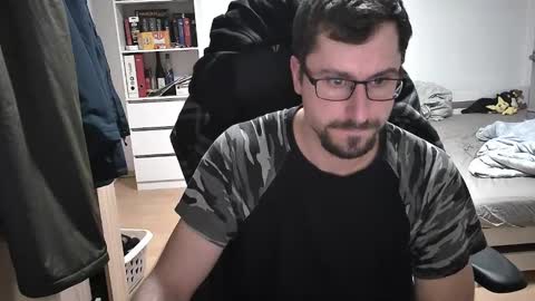 Snapshot of dan_the_man405 chatting on 01-01-25, 07:10 King Dan online show from 01-01-25, 07:10