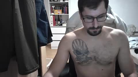 Snapshot of dan_the_man405 chatting on 01-06-25, 07:13 King Dan online show from 01-06-25, 07:13