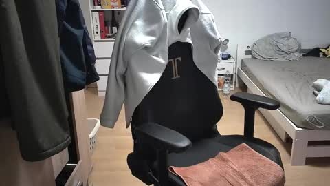 Snapshot of dan_the_man405 chatting on 01-09-25, 07:18 King Dan online show from 01-09-25, 07:18