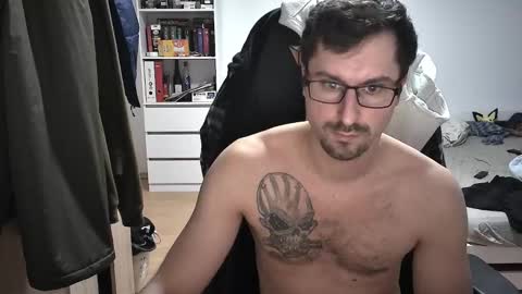 Snapshot of dan_the_man405 chatting on 01-21-25, 07:28 King Dan online show from 01-21-25, 07:28