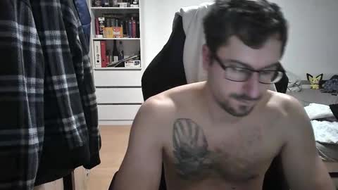 Snapshot of dan_the_man405 chatting on 01-22-25, 08:17 King Dan online show from 01-22-25, 08:17