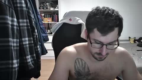 Snapshot of dan_the_man405 chatting on 01-23-25, 07:18 King Dan online show from 01-23-25, 07:18