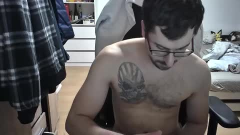 Snapshot of dan_the_man405 chatting on 01-28-25, 07:53 King Dan online show from 01-28-25, 07:53