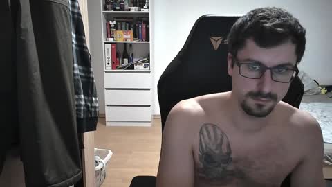 Snapshot of dan_the_man405 chatting on 01-31-25, 06:03 King Dan online show from 01-31-25, 06:03