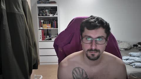 Snapshot of dan_the_man405 chatting on 02-03-25, 06:49 King Dan online show from 02-03-25, 06:49