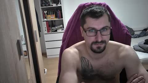 Snapshot of dan_the_man405 chatting on 02-20-25, 07:08 King Dan online show from 02-20-25, 07:08