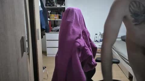 Snapshot of dan_the_man405 chatting on 02-26-25, 07:49 King Dan online show from 02-26-25, 07:49