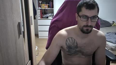 Snapshot of dan_the_man405 chatting on 02-27-25, 07:26 King Dan online show from 02-27-25, 07:26