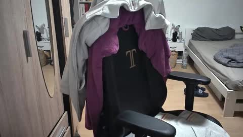 Snapshot of dan_the_man405 chatting on 03-02-25, 07:34 King Dan online show from 03-02-25, 07:34