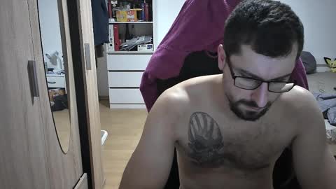 Snapshot of dan_the_man405 chatting on 03-04-25, 07:11 King Dan online show from 03-04-25, 07:11